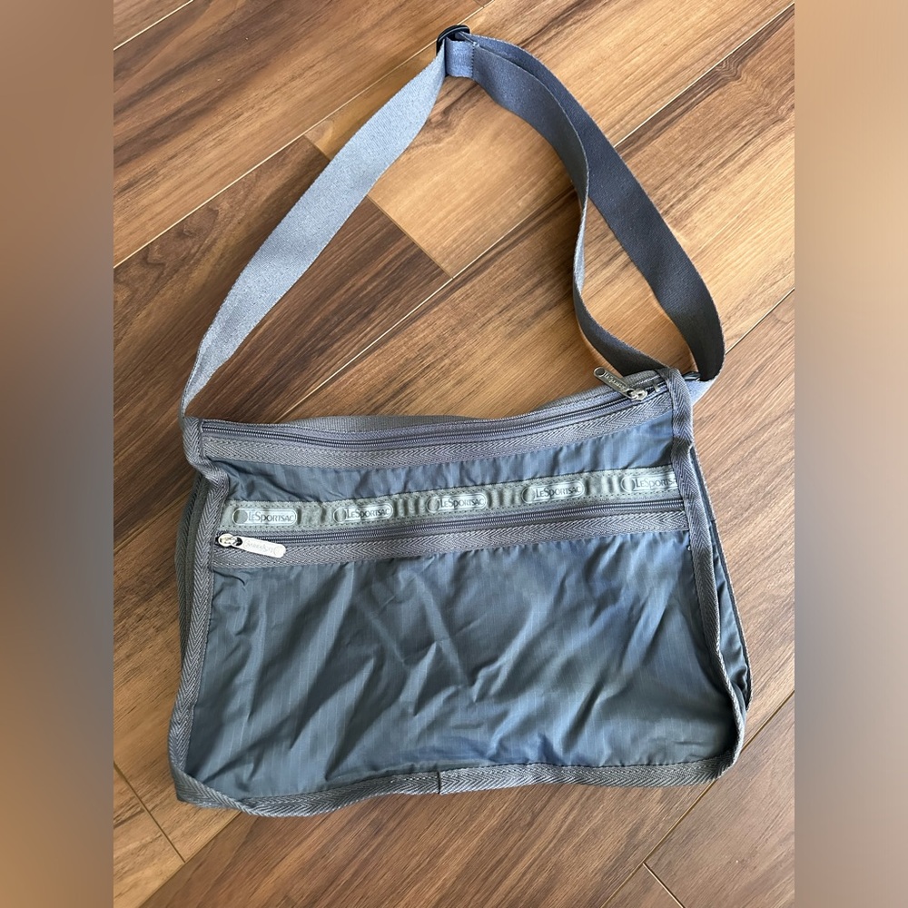 LeSportsac Gray Ripstop Nylon Deluxe Everyday Bag Crossbody